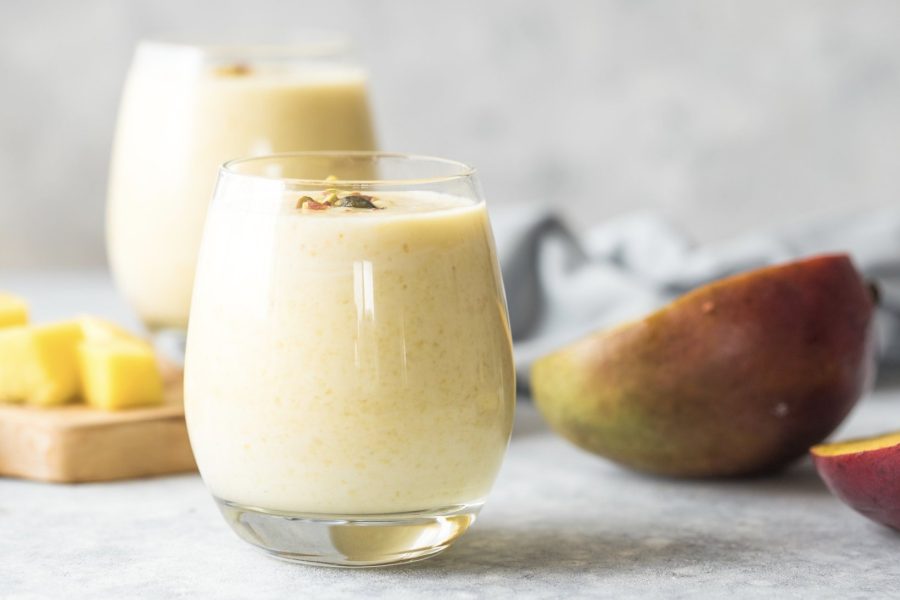 Mango-kurkuma kombucha smoothie